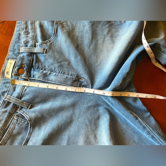 Madewell Curvy Skinny Roadtripper cropped jeans. High rise. Blue medium wash 31P - Picture 9 of 12